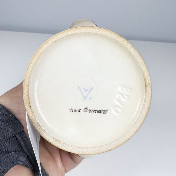 M J Hummel Goebel #82 2/0 School Boy 1960-63 - Picture 6 of 7